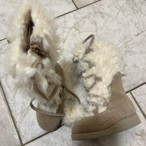Size 7 joyfolie boots